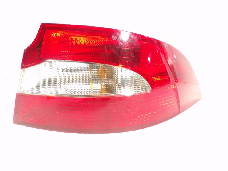 Recambio de piloto trasero derecho para skoda superb ii (3t4) 2.0 tdi 16v referencia OEM IAM 3T5945112  