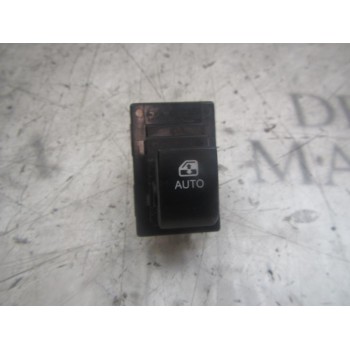 MANDO ELEVALUNAS DELANTERO DERECHO 935751H100EQ 935701H020 3694931000