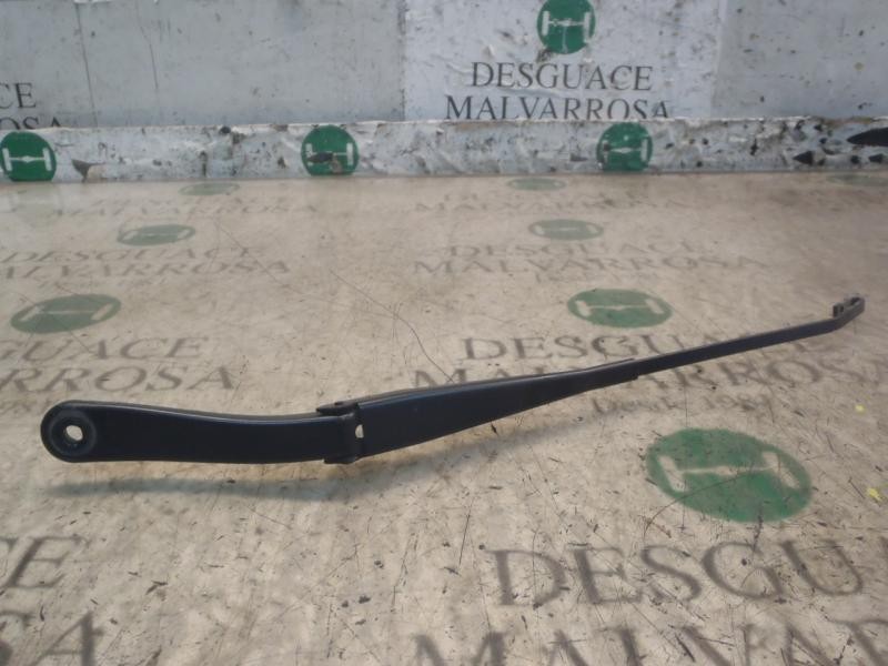 Recambio de brazo limpia delantero derecho para dacia sandero ambiance referencia OEM IAM 8201059034  