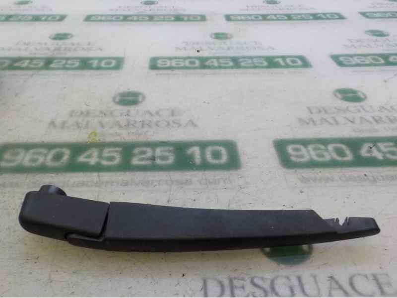 Recambio de brazo limpia trasero para renault captur 0.9 energy referencia OEM IAM   