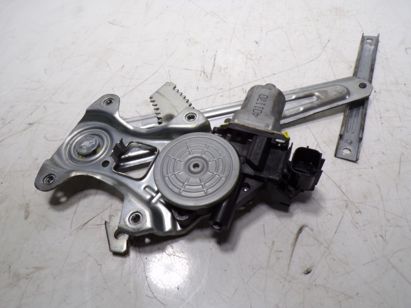 Recambio de elevalunas trasero derecho para nissan juke (f15) 1.6 16v cat referencia OEM IAM 827201U600 401170 401170