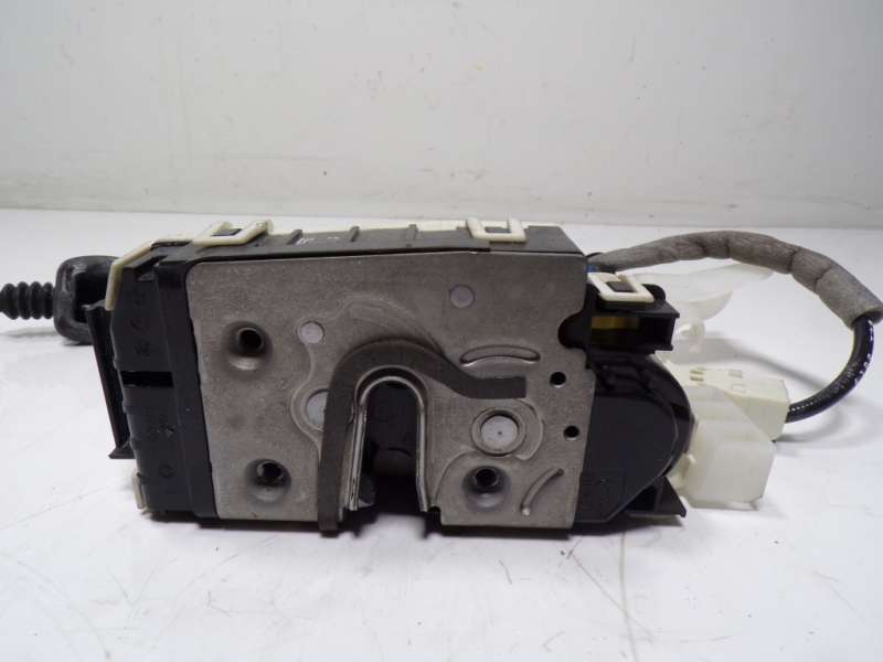 Recambio de cerradura puerta delantera derecha para mercedes-benz clase e (w212) lim. 2.1 cdi cat referencia OEM IAM A2047203035