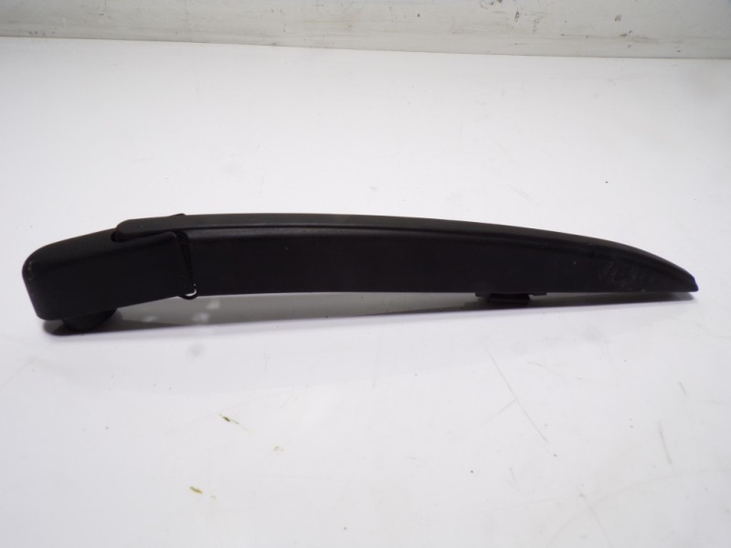 Recambio de brazo limpia trasero para renault clio iv 0.9 tce referencia OEM IAM 287816193R  