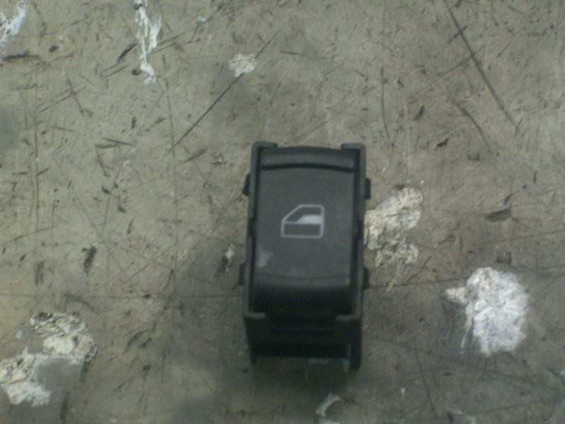 Recambio de mando elevalunas trasero izquierdo para volkswagen passat variant (3b5) comfortline referencia OEM IAM   