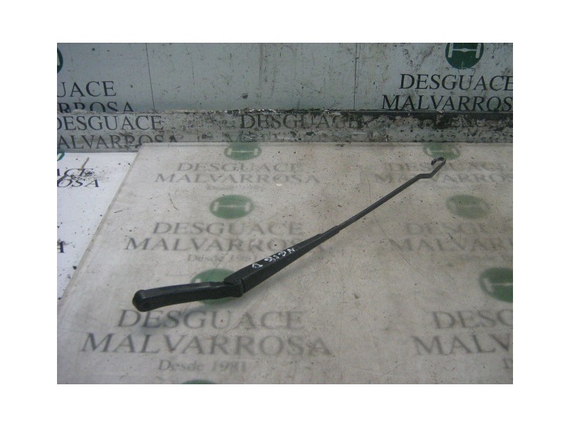 Recambio de brazo limpia delantero derecho para citroën berlingo 1.9 diesel referencia OEM IAM   