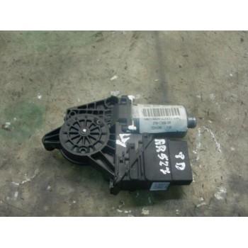 MOTOR ELEVALUNAS TRASERO DERECHO 