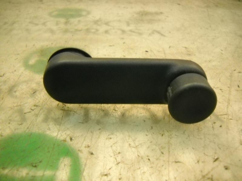 Recambio de maneta elevalunas trasera derecha para renault clio iii confort dynamique referencia OEM IAM   