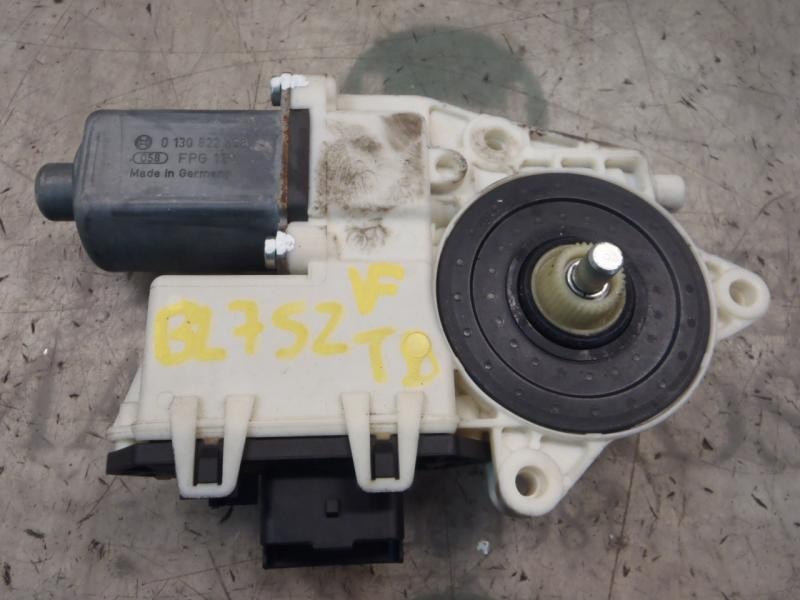 Recambio de motor elevalunas trasero derecho para citroën c4 berlina exclusive referencia OEM IAM   