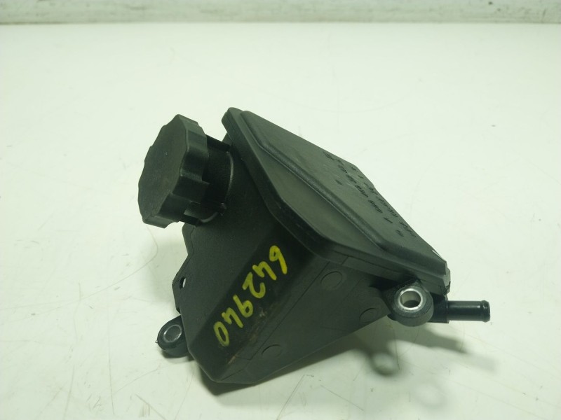 Recambio de deposito servo para mercedes-benz clase m (w164) ml 350 cdi (164.122) referencia OEM IAM  A0004602233 