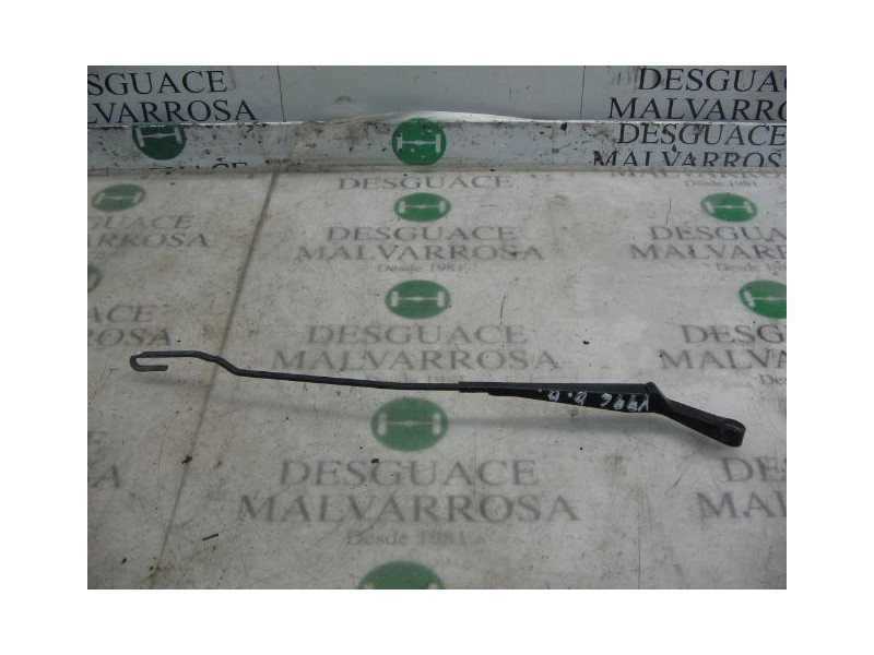 Recambio de brazo limpia delantero derecho para volkswagen golf iii berlina (1h1) referencia OEM IAM   