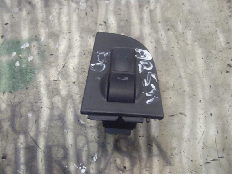 Recambio de mando elevalunas delantero derecho para audi a6 berlina (4b2) 2.4 (121kw) referencia OEM IAM 4B095985501C 4B0959855 