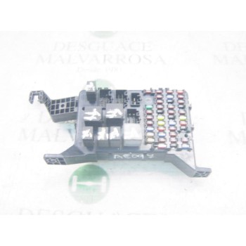 CAJA RELES / FUSIBLES 