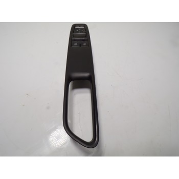 MANDO ELEVALUNAS DELANTERO IZQUIERDO 255700068R RSA255700068R 