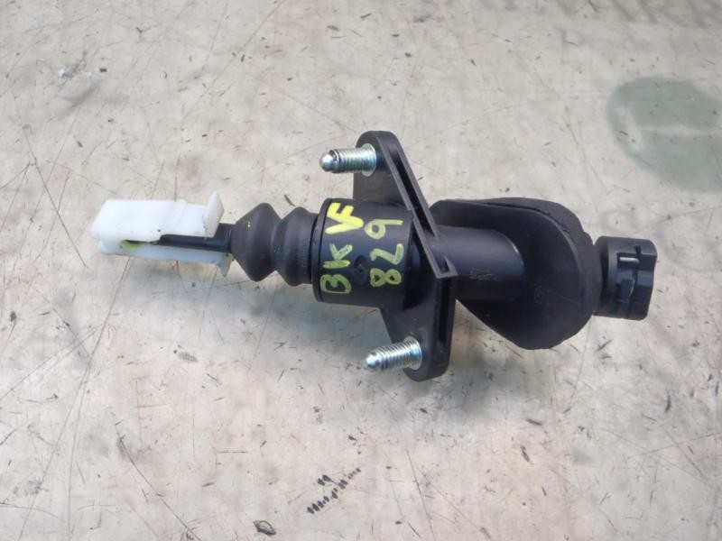 Recambio de bomba embrague para opel tigra twin top sport referencia OEM IAM   