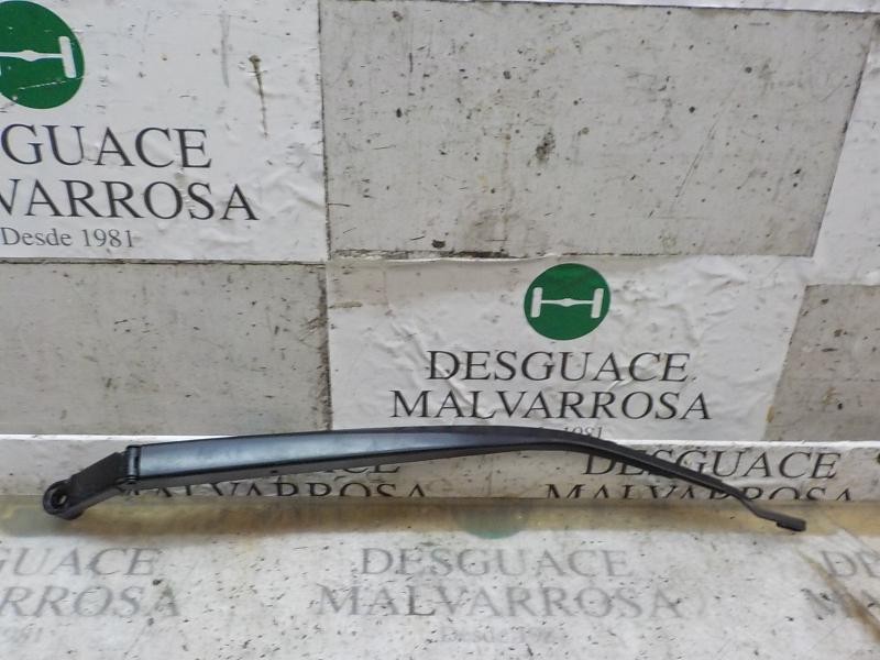 Recambio de brazo limpia delantero derecho para toyota auris 1.8 16v cat (híbrido) referencia OEM IAM 8521102300  