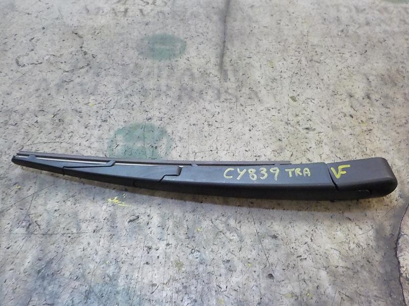 Recambio de brazo limpia trasero para hyundai i10 1.0 cat referencia OEM IAM 98811B9000  