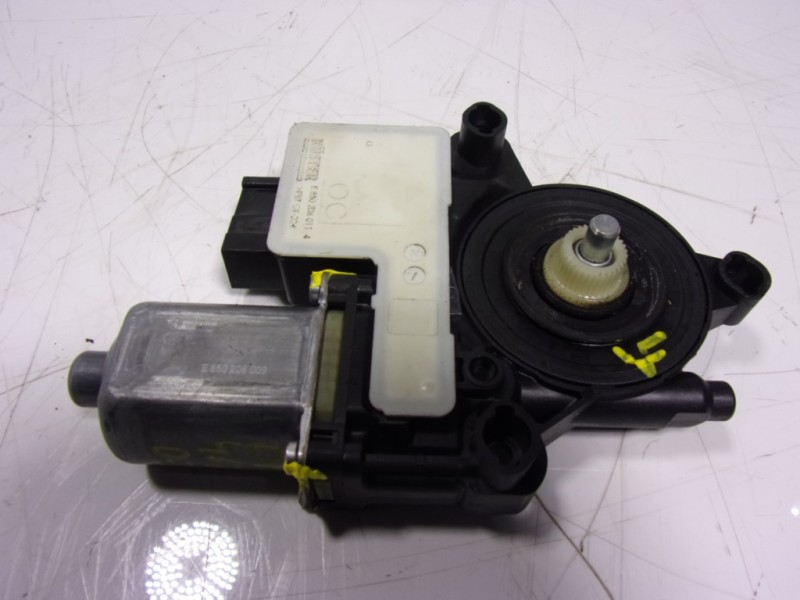 Recambio de motor elevalunas delantero izquierdo para seat ibiza (kj1) 1.0 tsi referencia OEM IAM 2Q1959405B 2Q1959405 