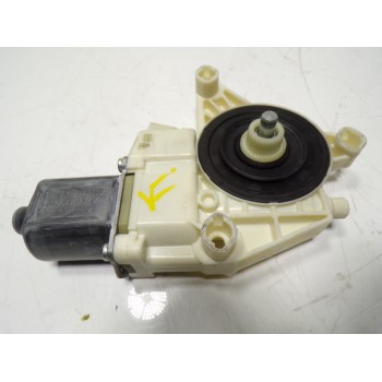 MOTOR ELEVALUNAS DELANTERO IZQUIERDO A2048200142 A2048200142 
