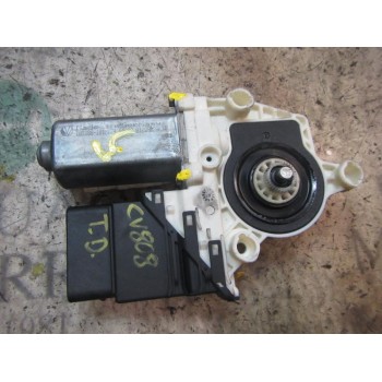 MOTOR ELEVALUNAS TRASERO DERECHO 