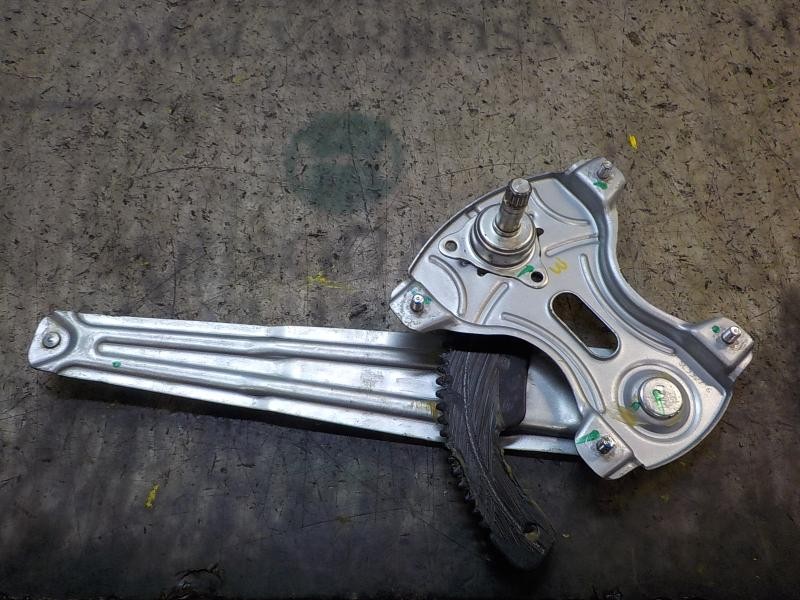 Recambio de elevalunas trasero derecho para hyundai i10 1.0 cat referencia OEM IAM 83402B9000  