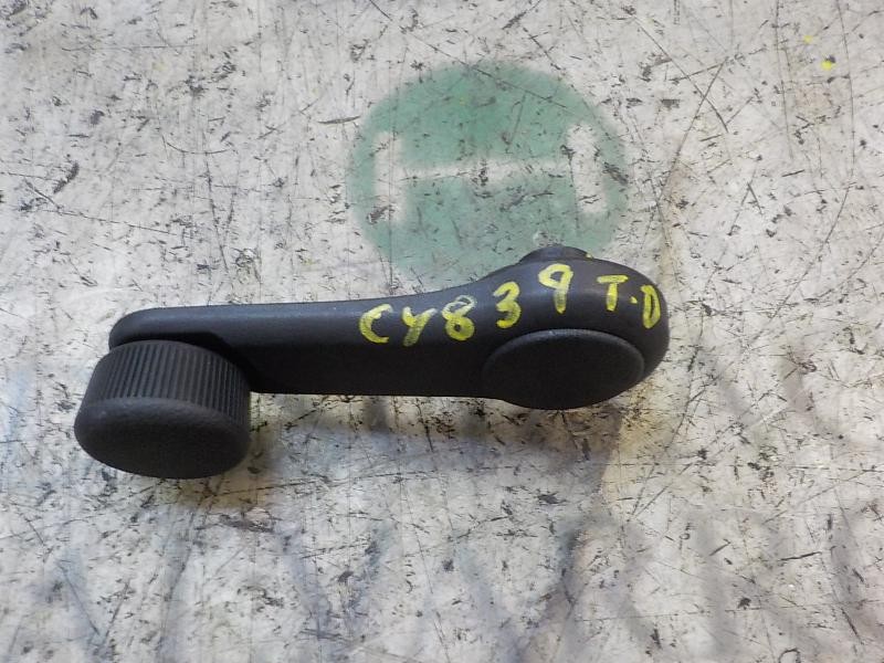 Recambio de maneta elevalunas trasera derecha para hyundai i10 1.0 cat referencia OEM IAM   