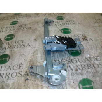 ELEVALUNAS TRASERO DERECHO 