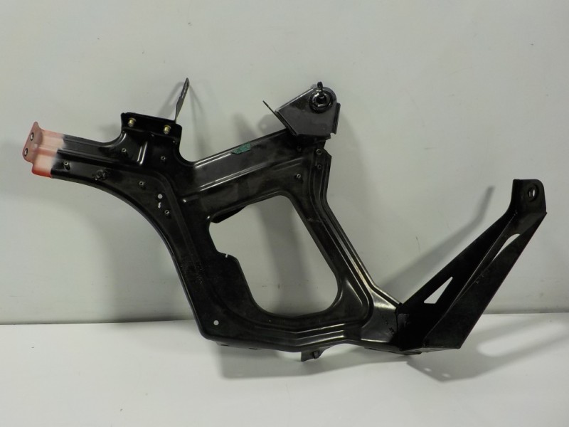 Recambio de moldura para mclaren 570s spider p13 referencia OEM IAM  13A4882CP 