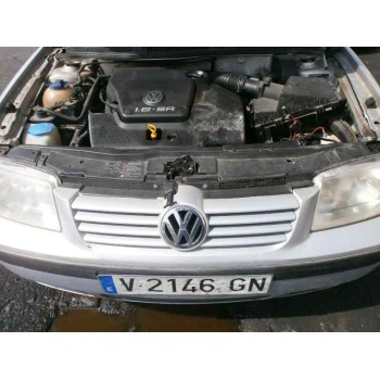 VOLKSWAGEN BORA BERLINA (1J2)