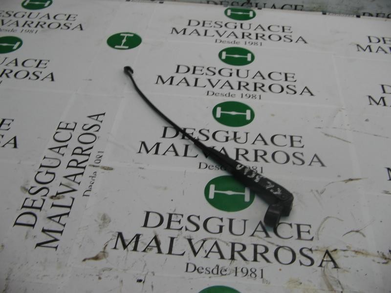Recambio de brazo limpia delantero derecho para ford fiesta berl./courier 1.8 diesel referencia OEM IAM   