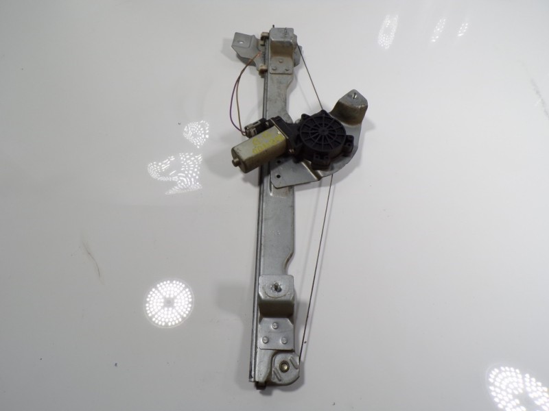 Recambio de elevalunas delantero derecho para dacia sandero stepway referencia OEM IAM 8200733828 128000842 128000842