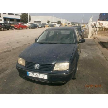 VOLKSWAGEN BORA BERLINA (1J2)