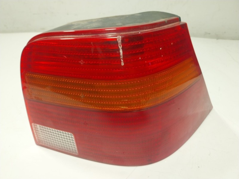 Recambio de piloto trasero derecho para volkswagen golf iv berlina (1j1) 1.6 16v referencia OEM IAM   