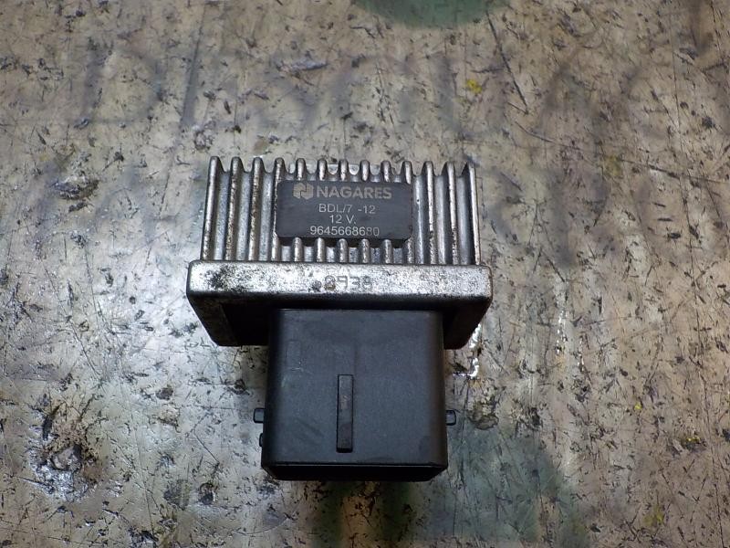 Recambio de caja precalentamiento para peugeot bipper 1.4 hdi referencia OEM IAM   