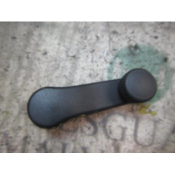 MANETA ELEVALUNAS TRASERA DERECHA 1P08375819B9 