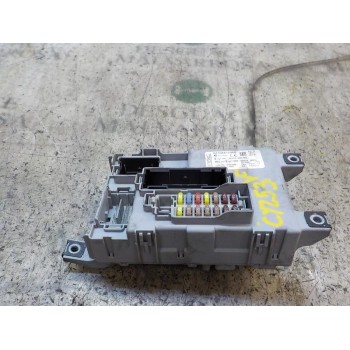 CAJA RELES / FUSIBLES 