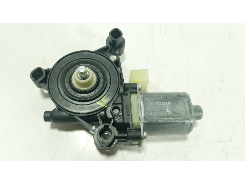 Recambio de motor elevalunas delantero izquierdo para seat tarraco (kn2) 2.0 tdi referencia OEM IAM 5Q0959802C 5Q0959802C 