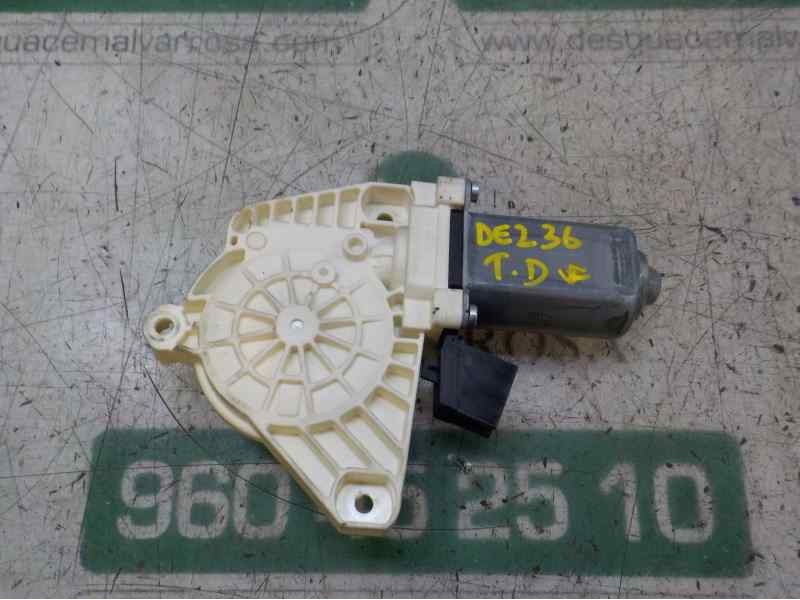 Recambio de motor elevalunas trasero derecho para mercedes-benz clase b (w245) 2.0 cdi cat referencia OEM IAM   