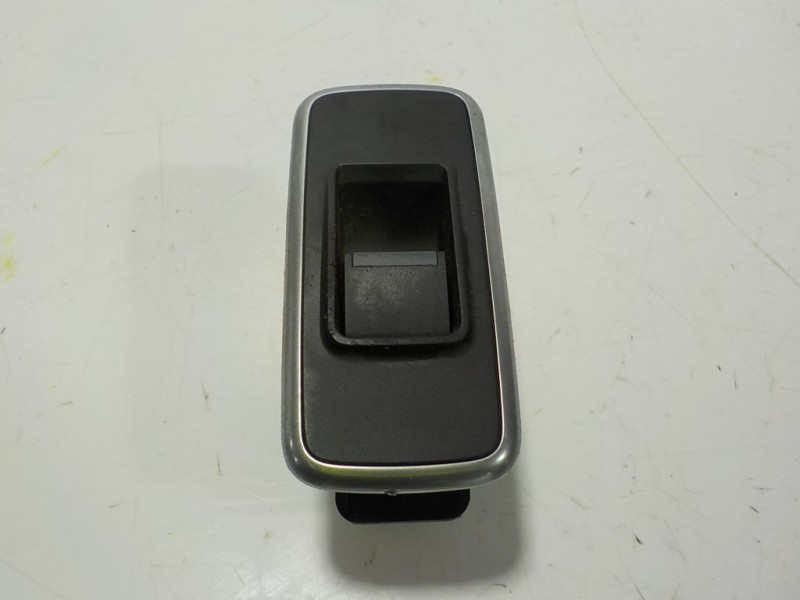 Recambio de mando elevalunas trasero derecho para jaguar f-pace 3.0 v6 diesel cat referencia OEM IAM GX7314717AC GX7314717AC 