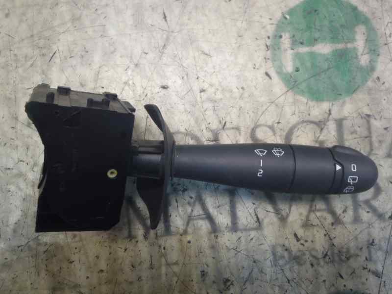 Recambio de mando limpia para dacia sandero ambiance referencia OEM IAM 6001551357 8200792584 