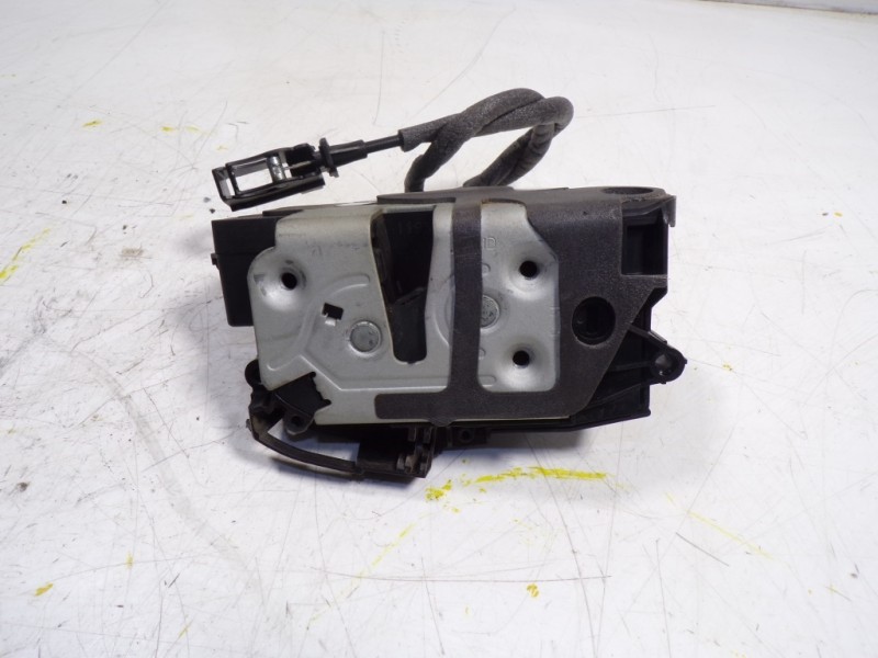 Recambio de cerradura puerta delantera derecha para ford focus lim. 1.6 tdci cat referencia OEM IAM 2066073 921760105 