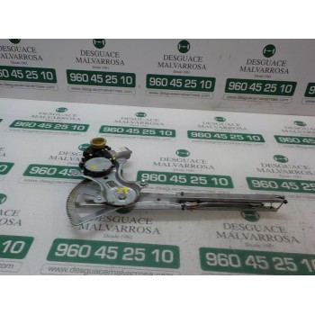 ELEVALUNAS TRASERO DERECHO 