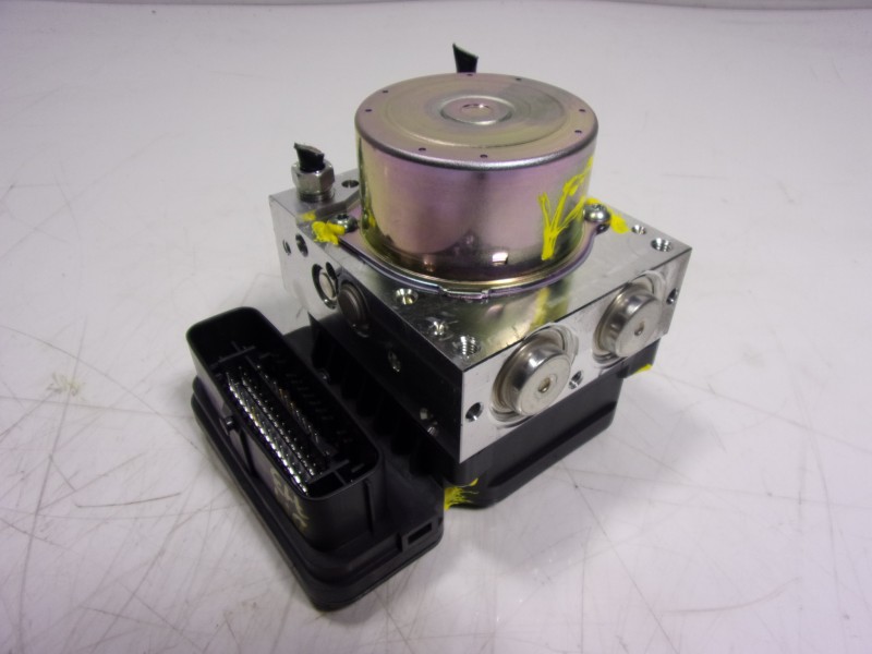 Recambio de abs para toyota corolla cross hybrid 1.8 referencia OEM IAM 4405016100 4454016030 