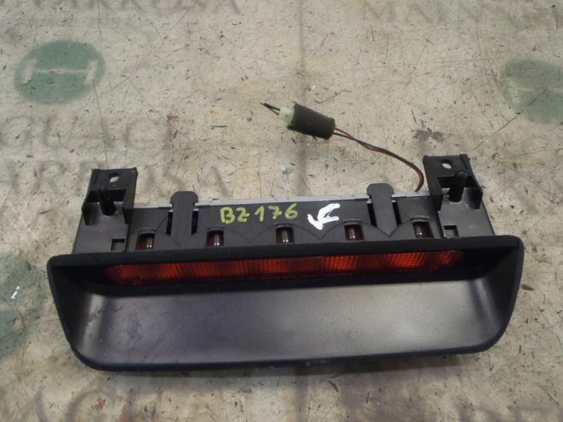 Recambio de piloto trasero central para chevrolet tacuma se referencia OEM IAM   