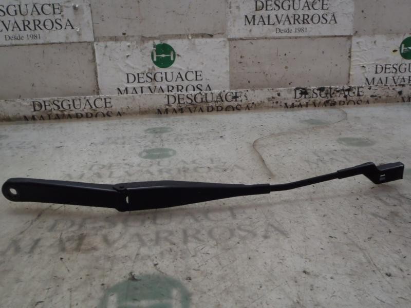 Recambio de brazo limpia delantero izquierdo para ford fiesta (cb1) trend referencia OEM IAM 2026776  