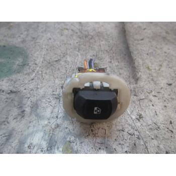 MANDO ELEVALUNAS DELANTERO DERECHO 