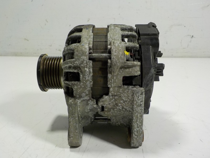 Recambio de alternador para renault clio iv 0.9 tce energy bivalent. gasolina / gpl referencia OEM IAM 231002243R 231008593R 