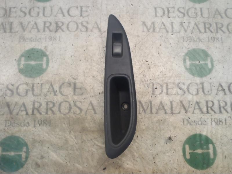 Recambio de mando elevalunas trasero izquierdo para nissan primera berlina (p12) acenta referencia OEM IAM   