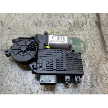 MOTOR ELEVALUNAS DELANTERO DERECHO 