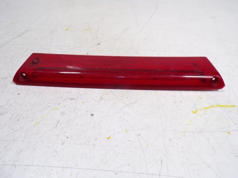 Recambio de piloto trasero central para ford focus lim. 1.6 tdci cat referencia OEM IAM 2085739  