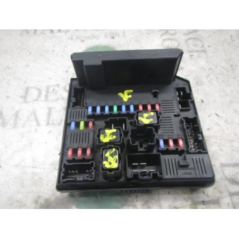 CAJA RELES / FUSIBLES 